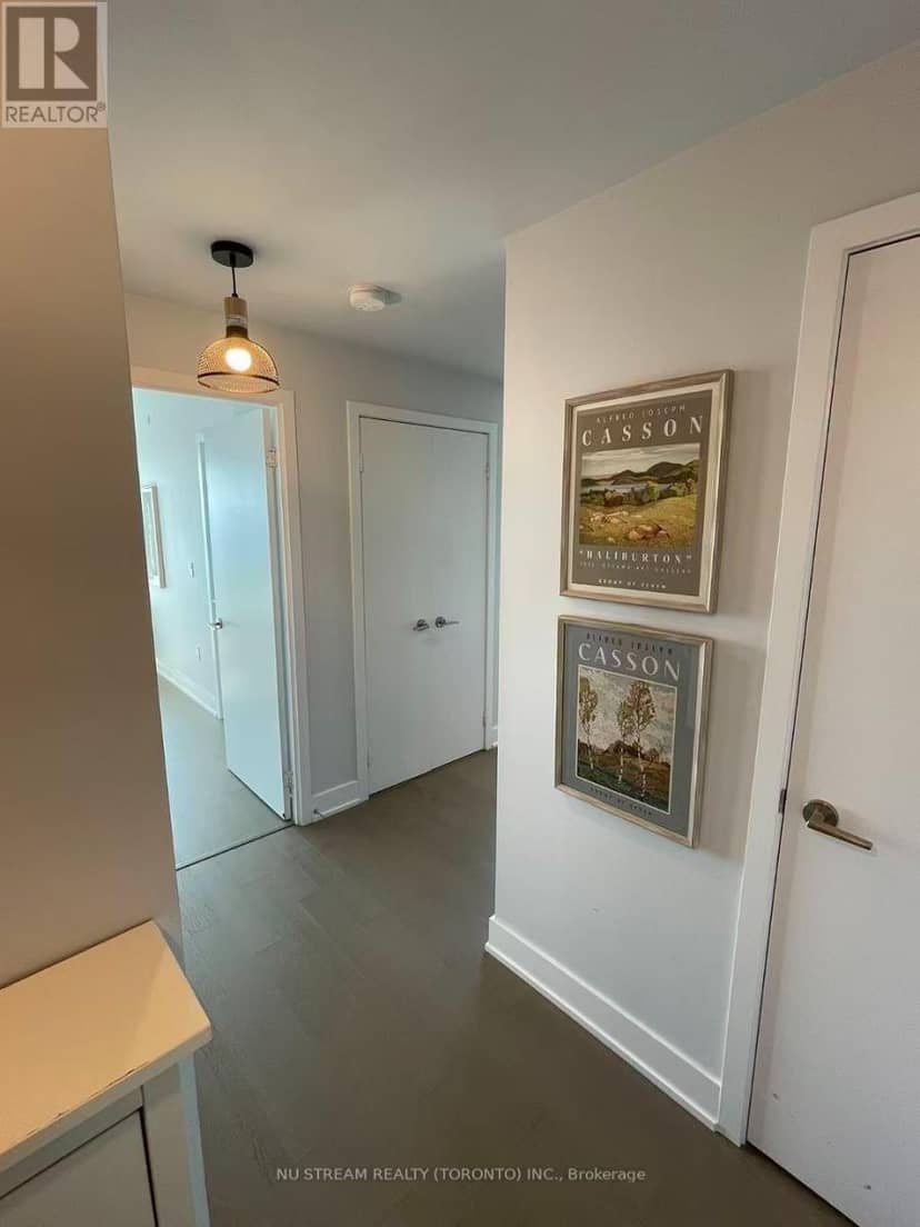 3721 - 30 Shore Breeze Drive — photo 3 of 32