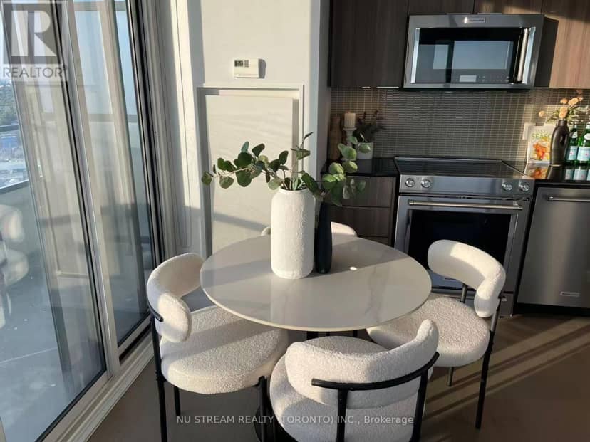 3721 - 30 Shore Breeze Drive — photo 6 of 32