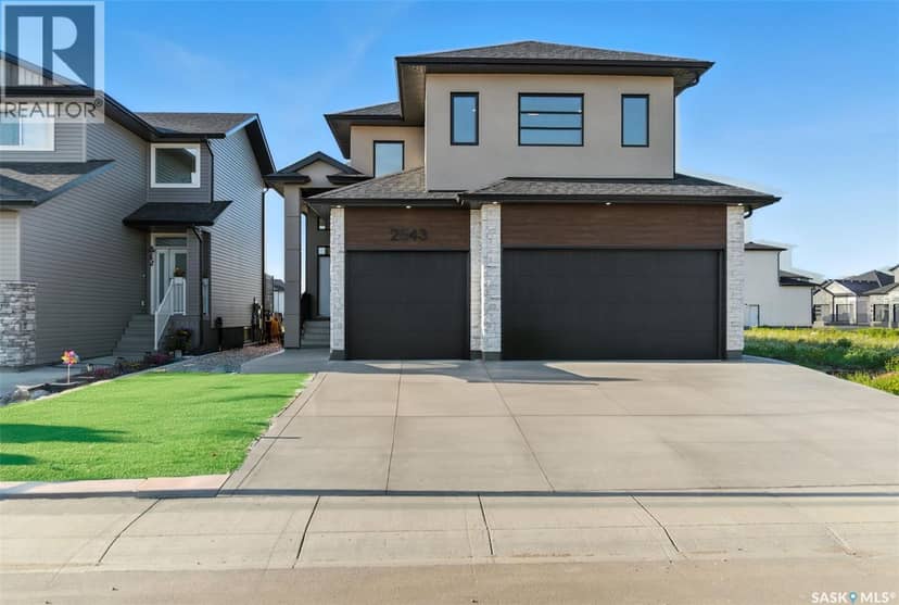 2543 Rosewood DRIVE — photo 1 of 40