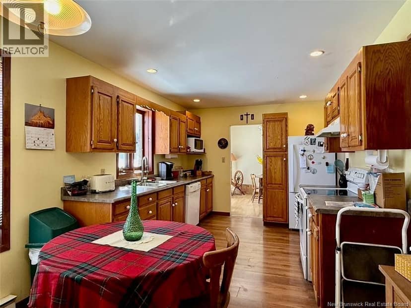 101 Riverside Road — photo 8 of 20
