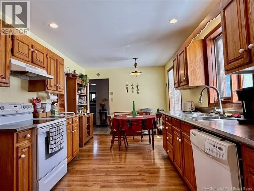 101 Riverside Road — photo 6 of 20