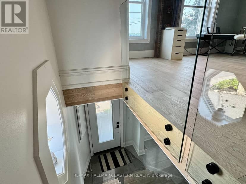 29 Crescent Street — photo 11 of 32
