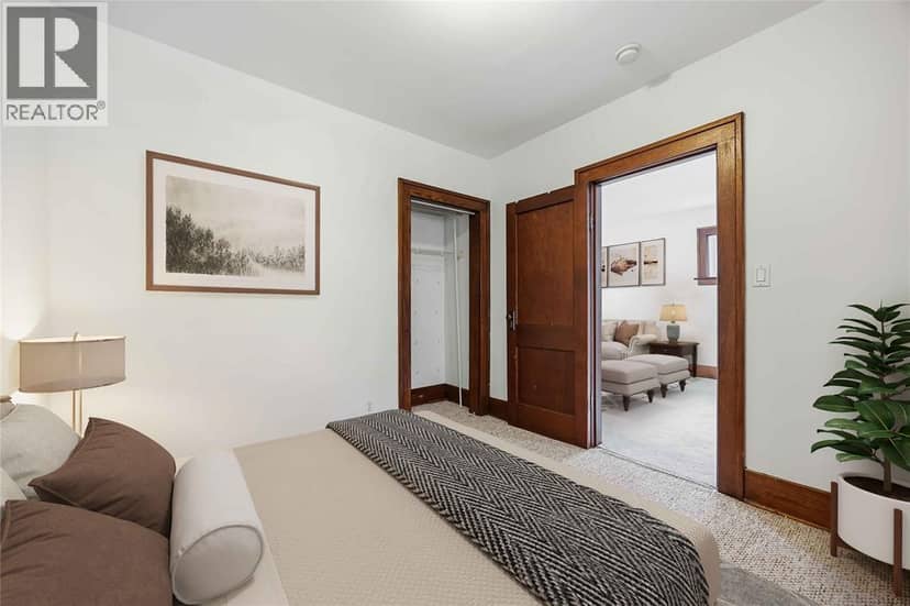 224 Shepherd Street — photo 15 of 36