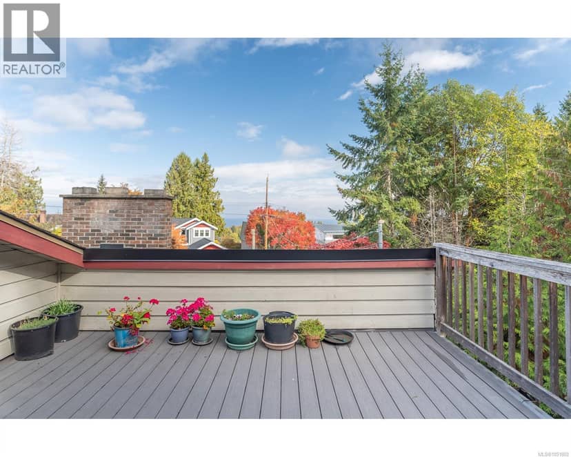 142 SUNNINGDALE Rd W, Qualicum Beach, photo 4