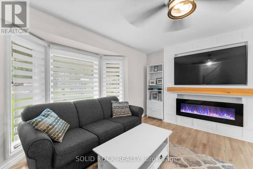 708 McKenzie Avenue — photo 12 of 40