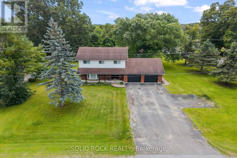 708 McKenzie Avenue, McNab/Braeside, photo 2