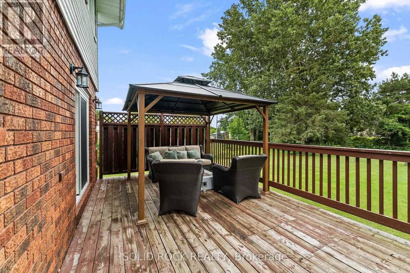 708 McKenzie Avenue — photo 34 of 40