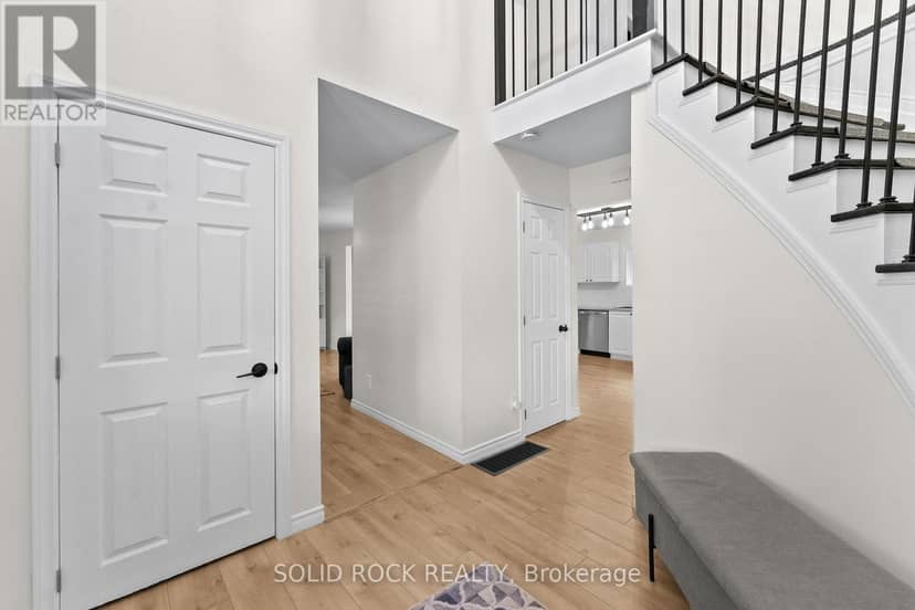 708 McKenzie Avenue — photo 9 of 40