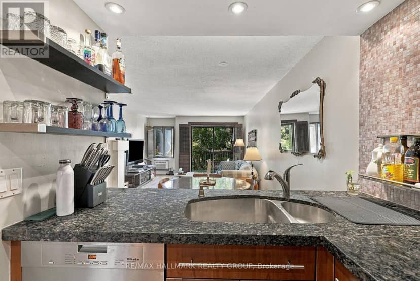28 Crispin Private — photo 9 of 30