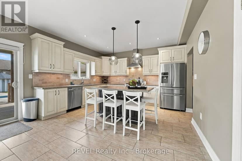 2504 Marinelli Drive — photo 13 of 40