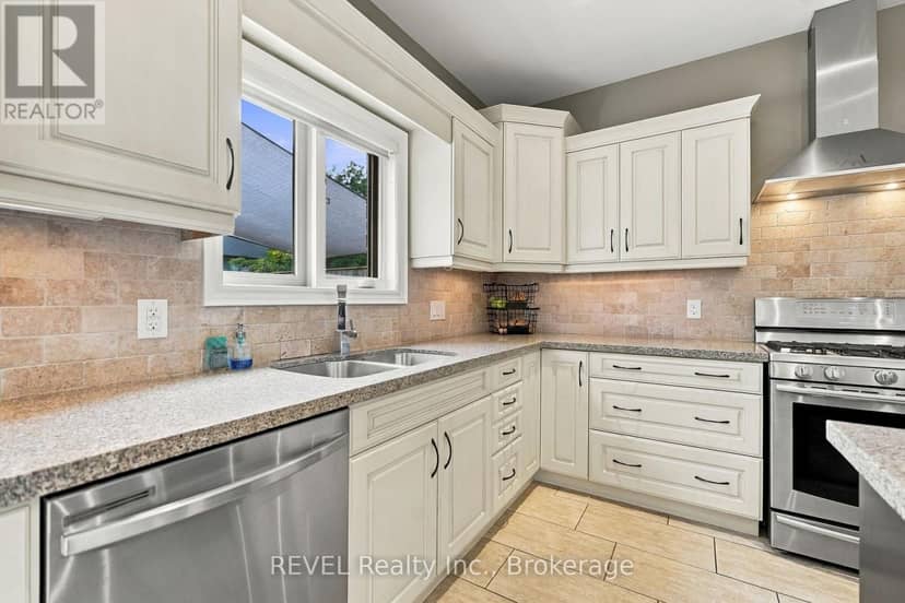 2504 Marinelli Drive — photo 15 of 40