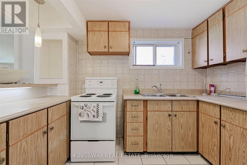 184 Edmonton Drive — photo 18 of 24