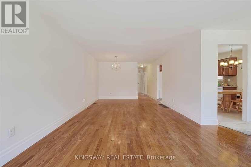 184 Edmonton Drive, Toronto, photo 2