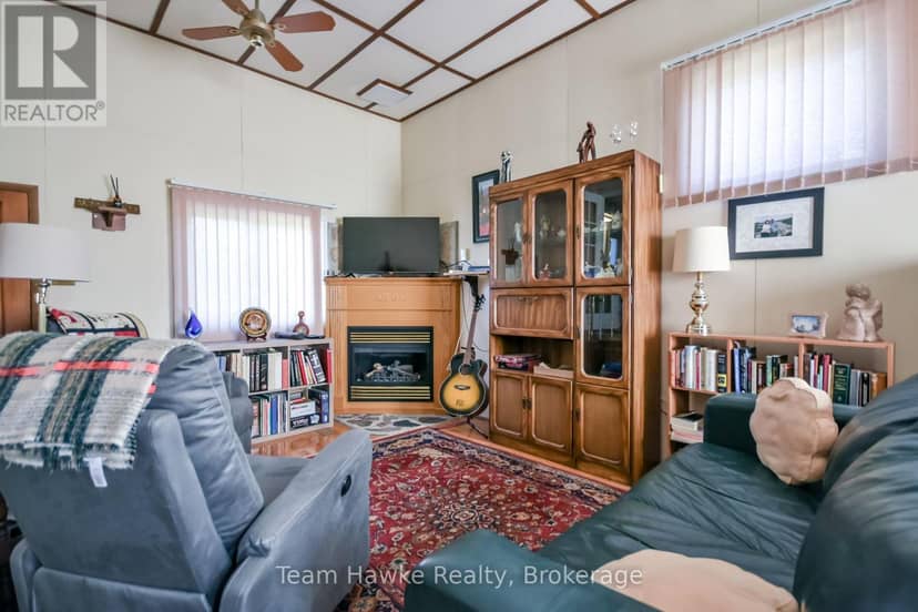 71 Edward Street — photo 8 of 40