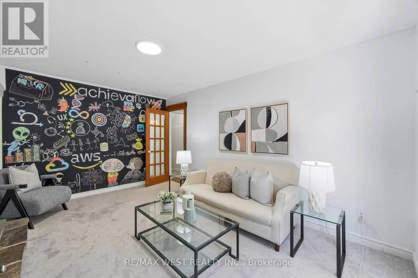 441 Paddington Crescent — photo 16 of 40