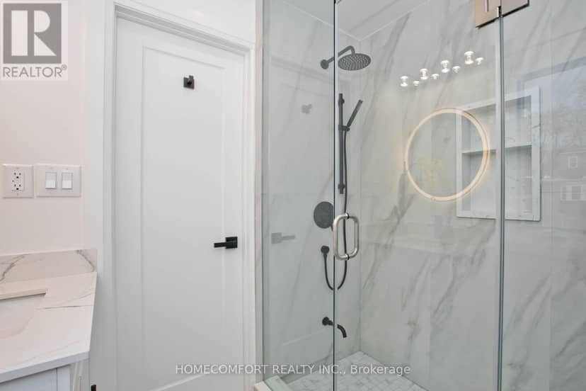 18 Connaught Avenue — photo 4 of 6