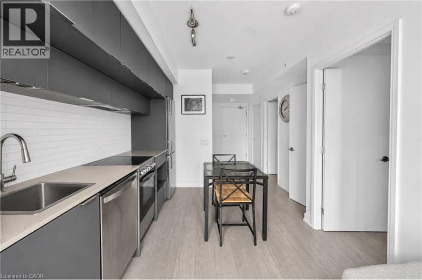 181 DUNDAS Street E Unit# 807 — photo 11 of 31