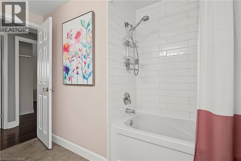 18 BISMARK Drive — photo 16 of 40