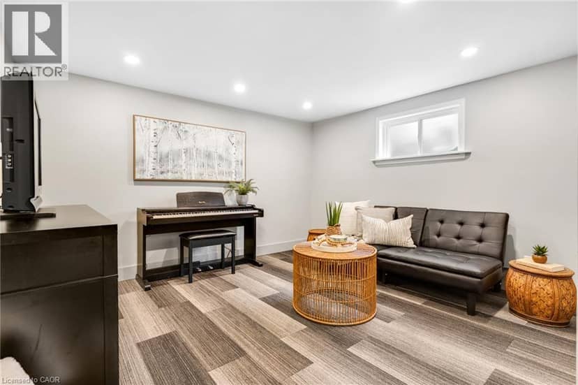 18 BISMARK Drive — photo 31 of 40