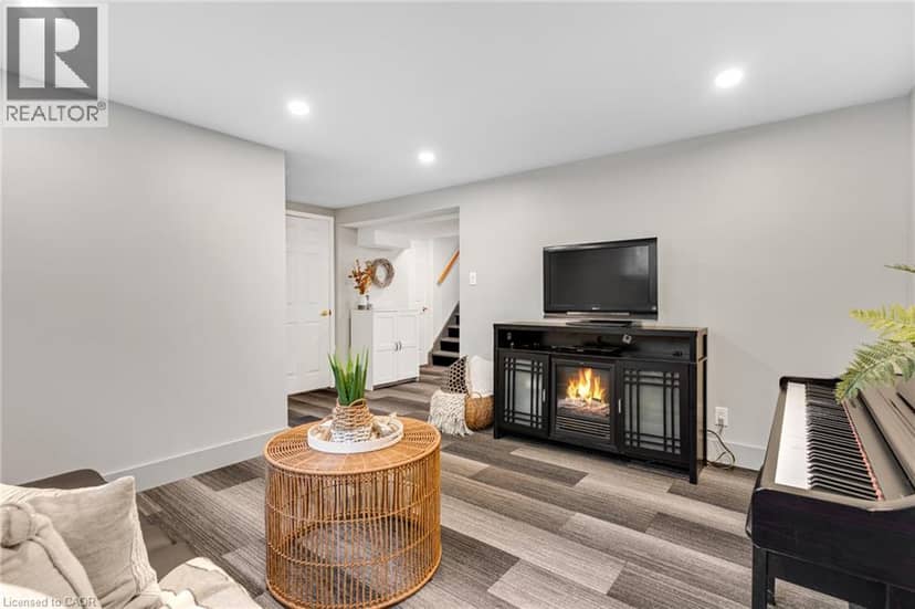 18 BISMARK Drive — photo 32 of 40