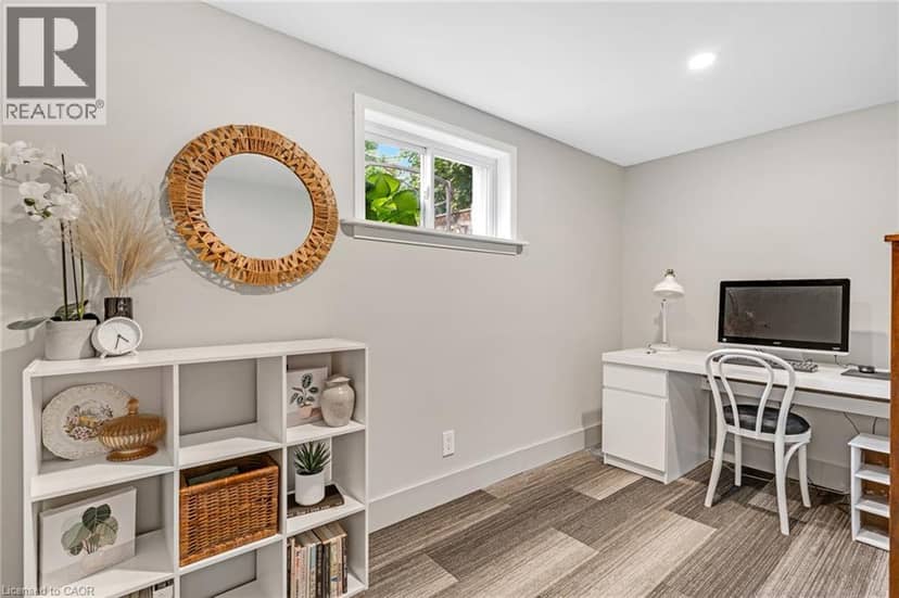 18 BISMARK Drive — photo 33 of 40