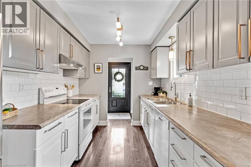 18 BISMARK Drive, Cambridge, photo 7