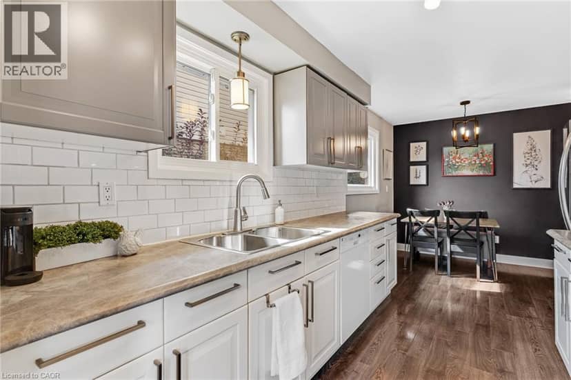 18 BISMARK Drive — photo 9 of 40