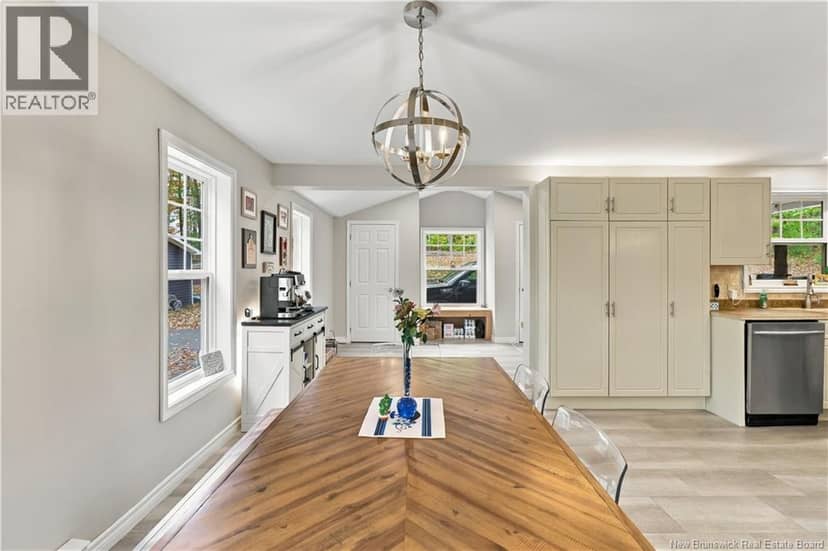 21 Mountain View Crescent — photo 10 of 40