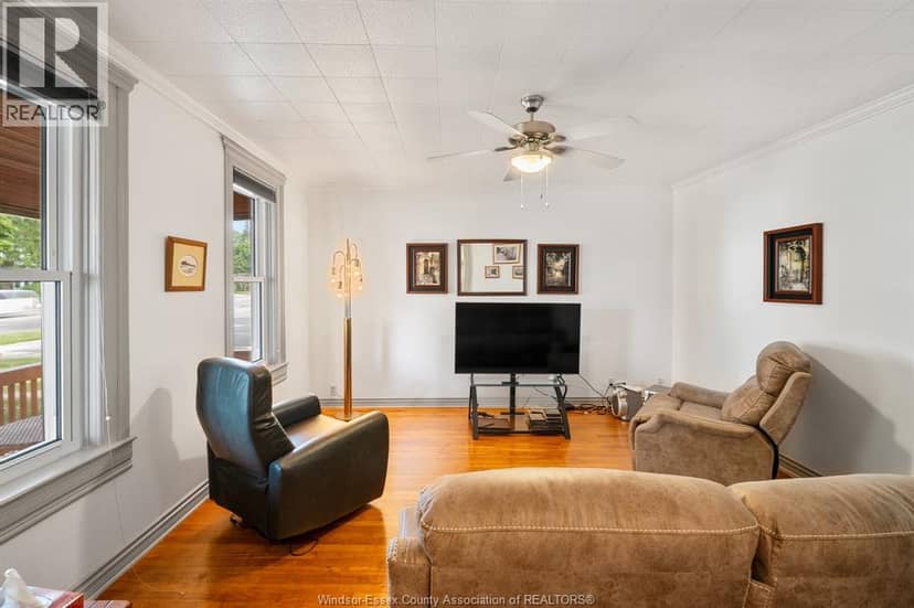 47 Sandwich STREET South — photo 16 of 38