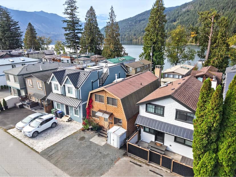 216 FIRST AVENUE, Cultus Lake North, Cultus Lake