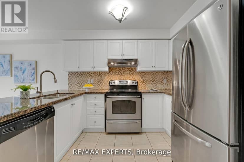 61 - 19 Foxchase Avenue — photo 11 of 35