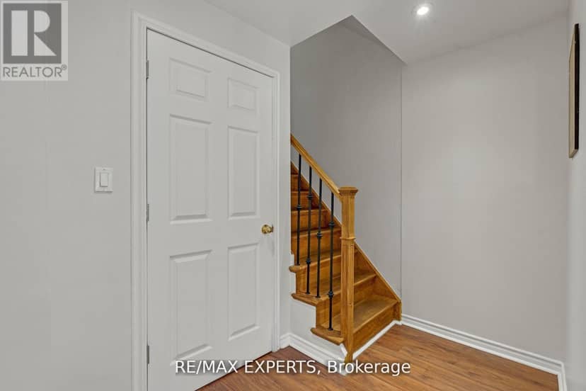 61 - 19 Foxchase Avenue — photo 28 of 35