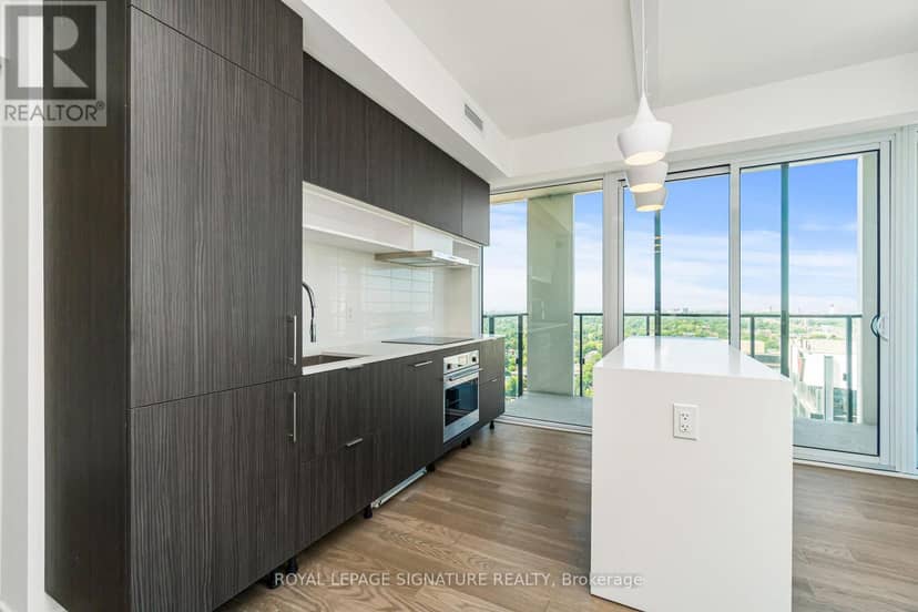 2811 - 5 Soudan Avenue — photo 9 of 26