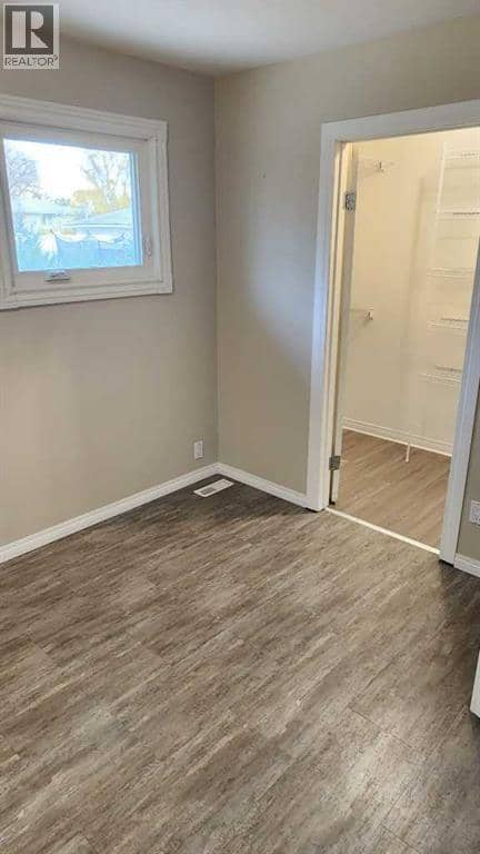 517 3 Street S — photo 21 of 40