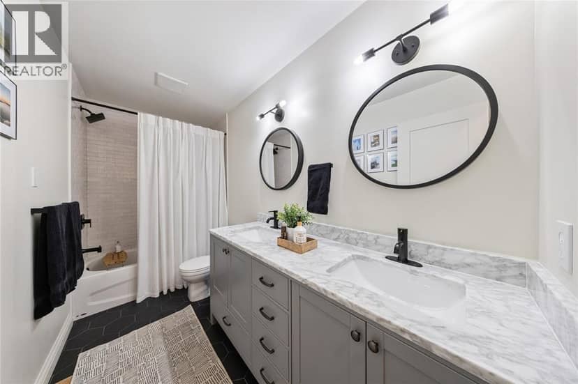 218 Blackthorn Crescent — photo 22 of 40