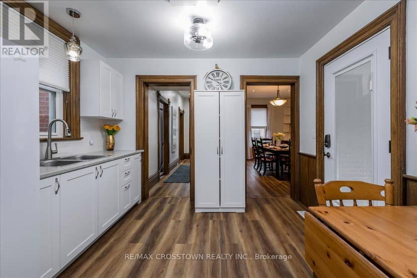 49 Park Street — photo 13 of 40