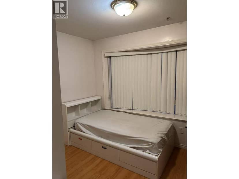 2000 EAST 2ND AVENUE, Vancouver, photo 2