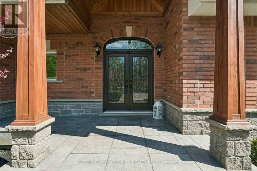7 Rolling Meadow Drive — photo 2 of 40