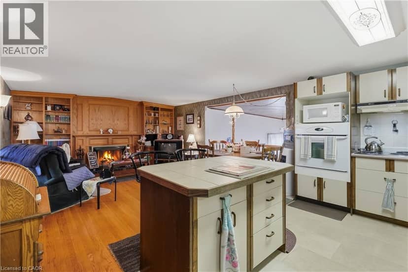 338 ALBANY Street — photo 10 of 40