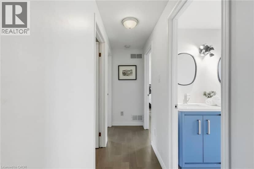 37 BAYVIEW Drive — photo 16 of 31