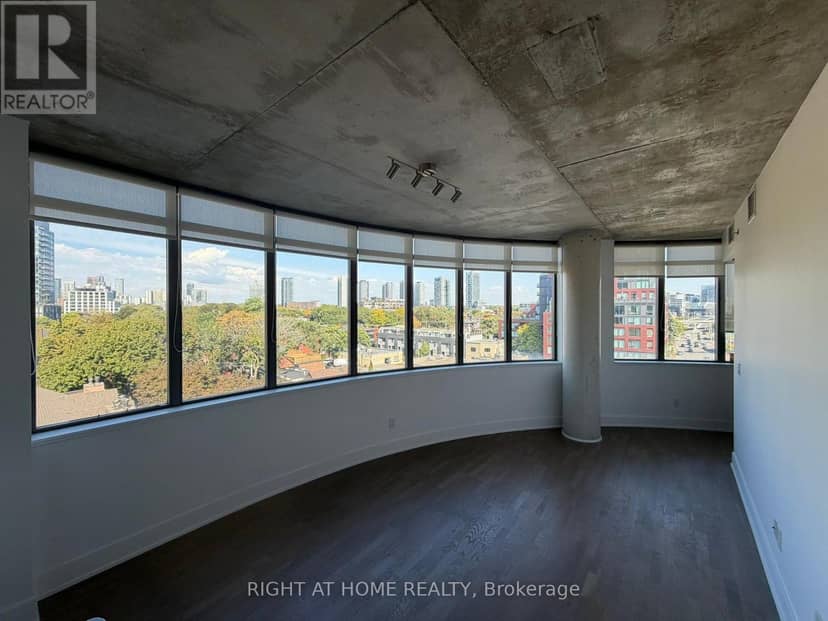 602 - 90 Trinity Street — photo 13 of 26