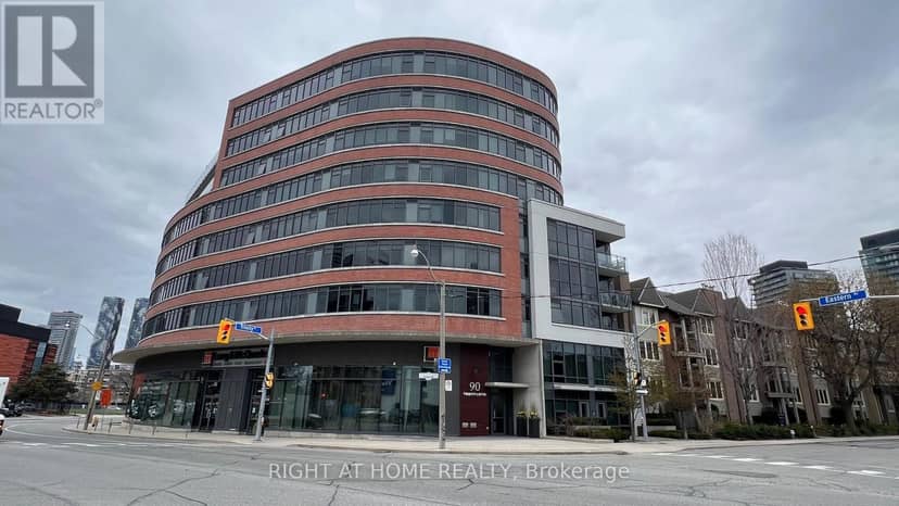 602 - 90 Trinity Street — photo 2 of 26