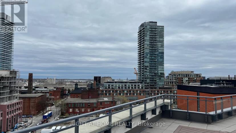 602 - 90 Trinity Street — photo 24 of 26