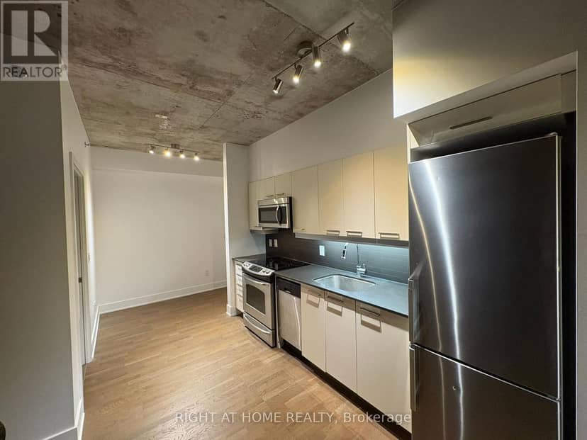 602 - 90 Trinity Street — photo 8 of 26