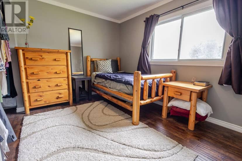463 Wolsley Street — photo 15 of 40