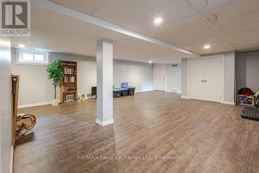 463 Wolsley Street — photo 21 of 40