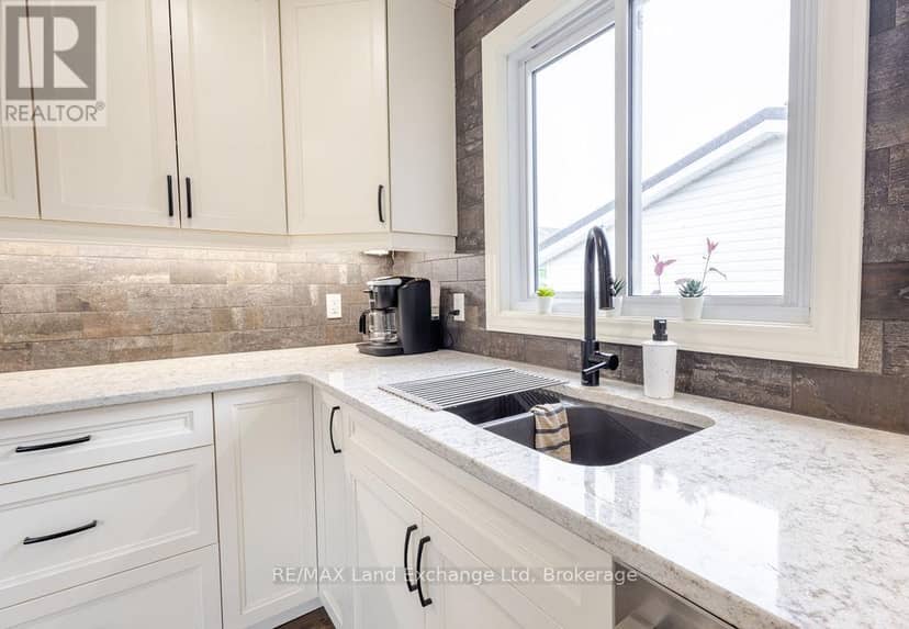 463 Wolsley Street — photo 9 of 40