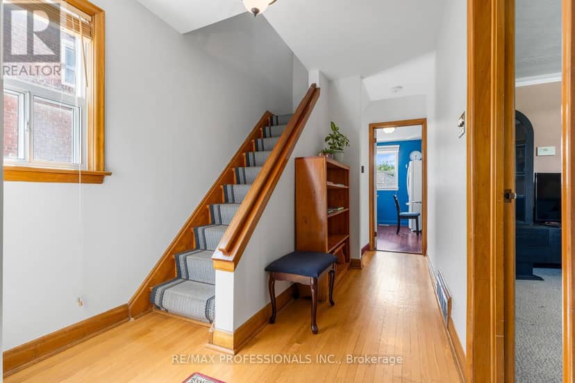 122 Treeview Drive — photo 3 of 40