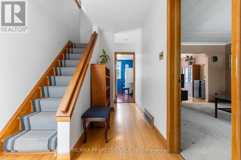 122 Treeview Drive — photo 4 of 40