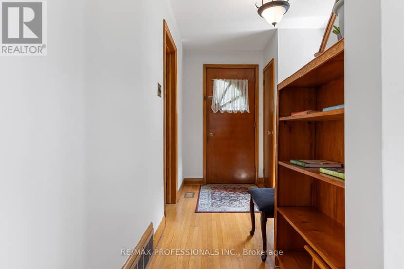 122 Treeview Drive — photo 5 of 40